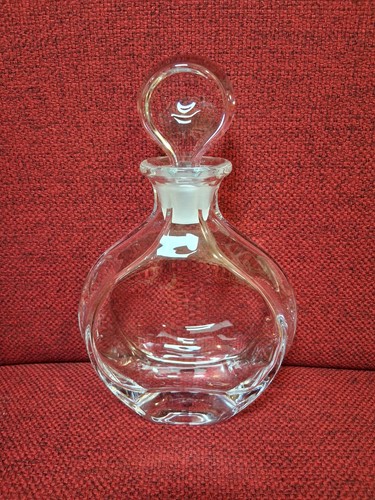 Karaffe aus glas oder - aus, (oder